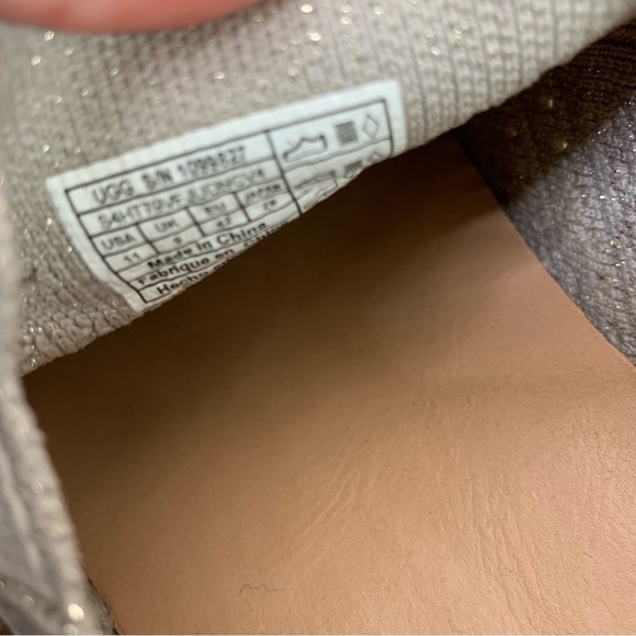 Ugg Womens Sammy metallic gray chevron trainer slip on sneaker 11 - Picture 2 of 8